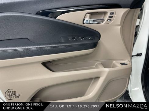 Used 2017 Honda Pilot Touring image 19