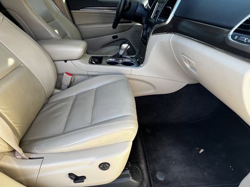 Used 2018 Jeep Grand Cherokee Limited image 44