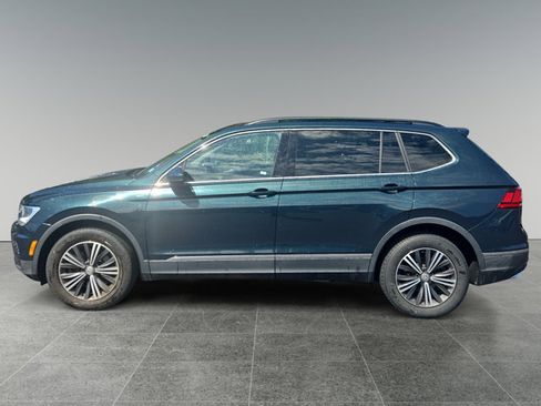 Used 2018 Volkswagen Tiguan SE AWD/4WD image 2