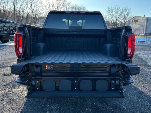 Used 2025 GMC Sierra 1500 AT4 w/ AT4 Premium Package image 18