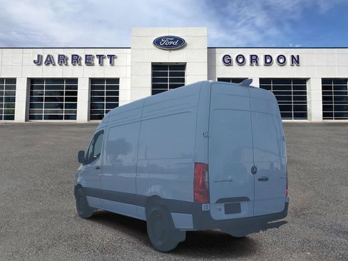 Used 2024 Mercedes-Benz Sprinter 2500 image 3