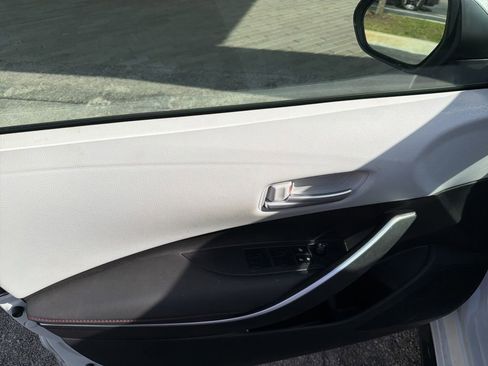 Used 2023 Toyota Corolla SE FWD image 6