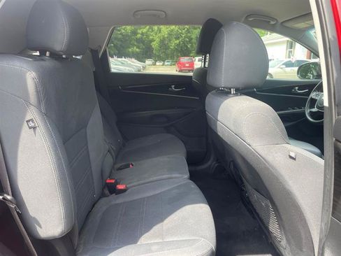 Used 2020 Kia Sorento FWD V6 image 13