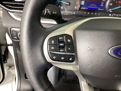 Used 2022 Ford Explorer XLT w/ Equipment Group 202A image 21