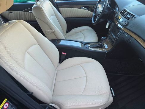 Used 2008 Mercedes-Benz E 550 Sedan image 17