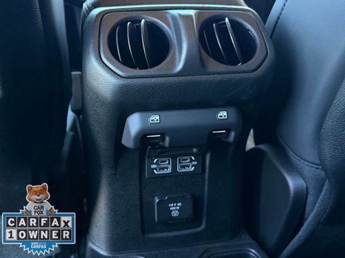 Used 2025 Jeep Gladiator Rubicon w/ Convenience Group AWD/4WD image 25