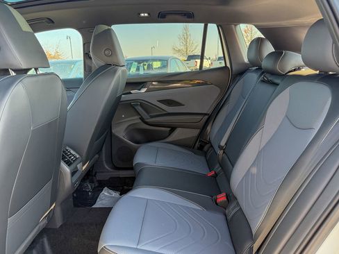 New 2026 Volkswagen Tiguan SE R-Line FWD image 23
