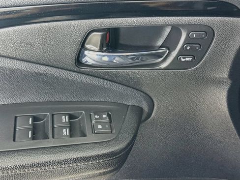 Used 2018 Honda Pilot Touring image 21