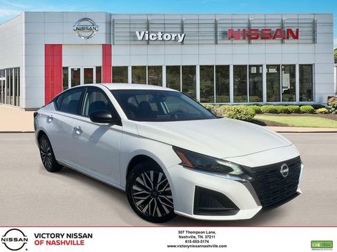 Used 2025 Nissan Altima 2.5 SV FWD image 1