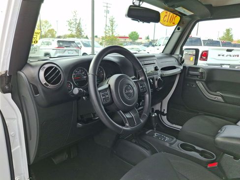 Used 2015 Jeep Wrangler Unlimited Sport w/ Quick Order Package 24S AWD/4WD image 17