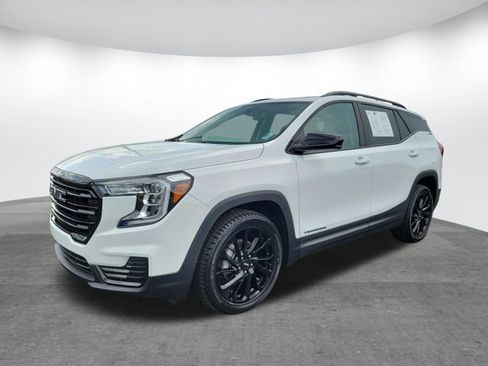 Used 2023 GMC Terrain SLE w/ Elevation Edition FWD image 3