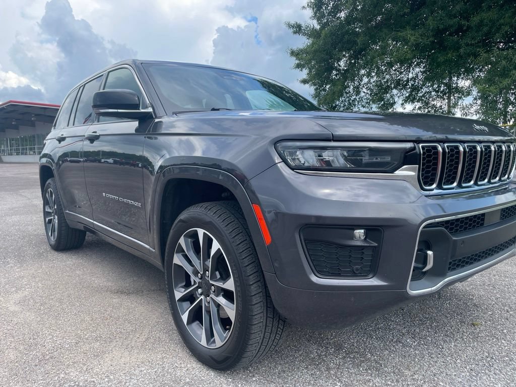 Used 2023 Jeep Grand Cherokee Overland AWD/4WD image 10