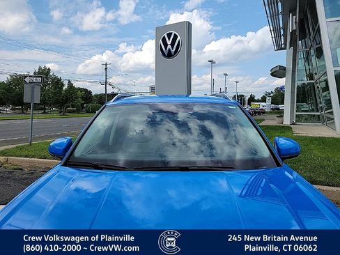 Used 2024 Volkswagen Taos SE AWD/4WD image 23