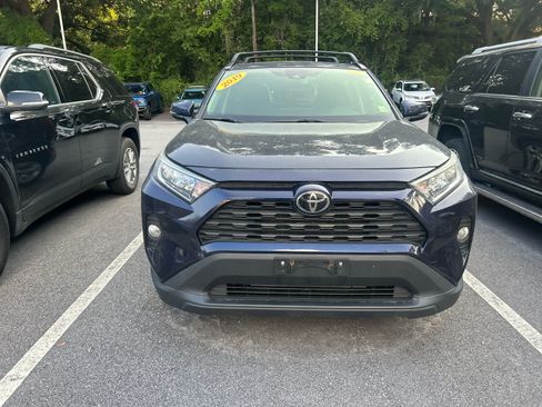 Used 2019 Toyota RAV4 XLE w/ All Weather Liner Package AWD/4WD image 7