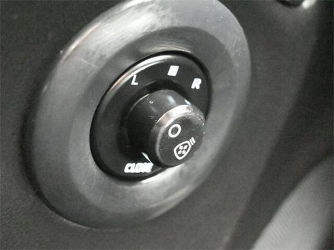 Used 2016 Maserati GranTurismo Sport image 22