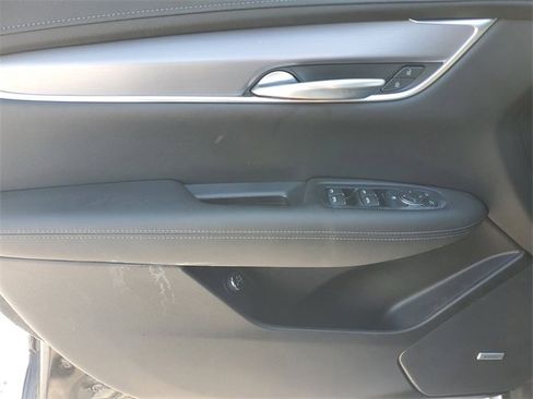 Certified 2024 Cadillac XT5 Luxury w/ LPO, Floor Liner Package image 11