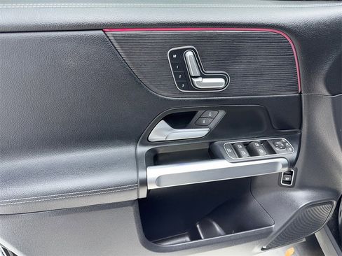 Used 2023 Mercedes-Benz EQB 250+ image 39