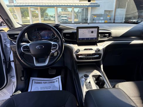 Used 2021 Ford Explorer XLT RWD image 12