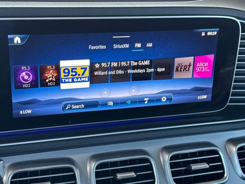 Used 2024 Mercedes-Benz GLE 450e 4MATIC image 23