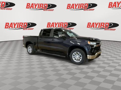 Used 2022 Chevrolet Silverado 1500 LT AWD/4WD image 2