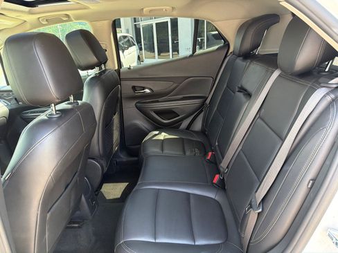 Used 2019 Buick Encore Essence w/ Experience Buick Package FWD image 17