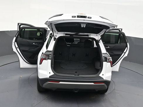 Used 2026 Chevrolet Equinox LT FWD image 29