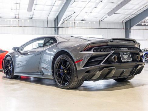 Used 2021 Lamborghini Huracan EVO image 4