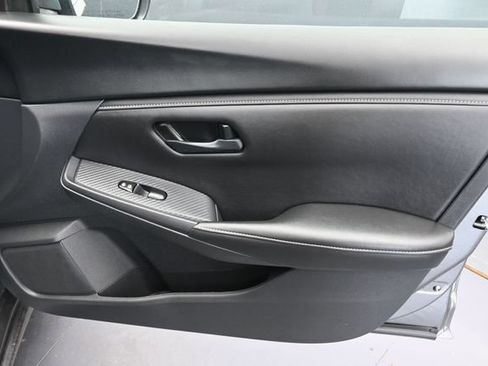 Used 2025 Nissan Sentra S FWD image 33