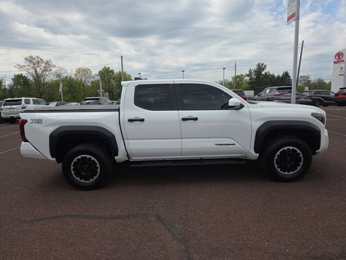 Used 2024 Toyota Tacoma TRD Off-Road AWD/4WD image 2