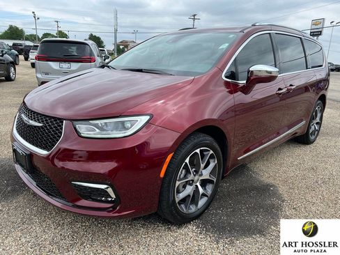 Used 2021 Chrysler Pacifica Limited w/ Premium & Safety Sphere Group AWD/4WD image 1