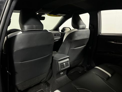 Used 2025 Toyota Camry SE w/ Convenience Package FWD image 21