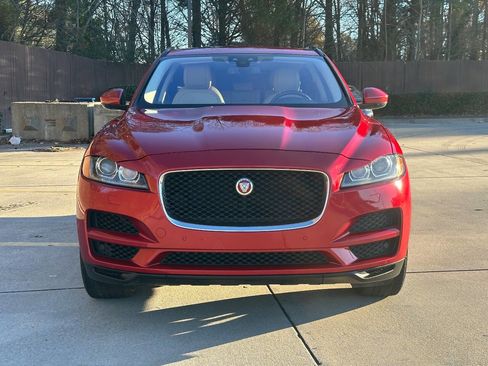 Used 2017 Jaguar F-PACE Prestige image 2