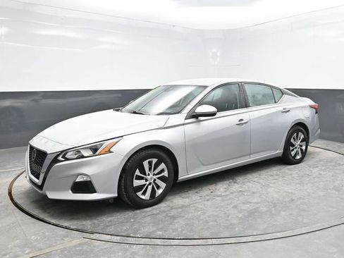 Used 2021 Nissan Altima 2.5 S image 3