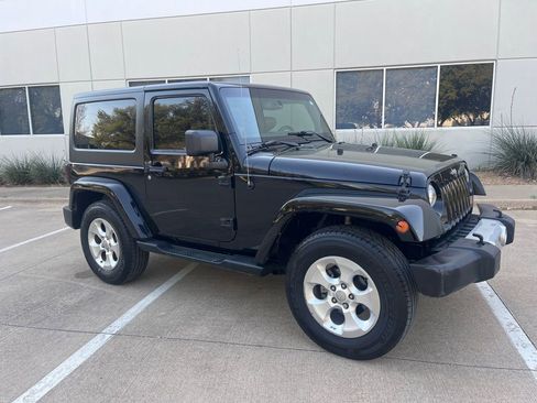 Used 2013 Jeep Wrangler Sahara w/ Connectivity Group image 11