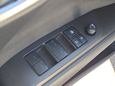 Used 2021 Toyota Camry SE image 21