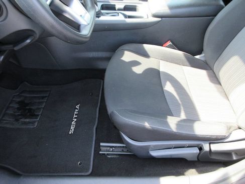 Used 2025 Nissan Sentra SV FWD image 19