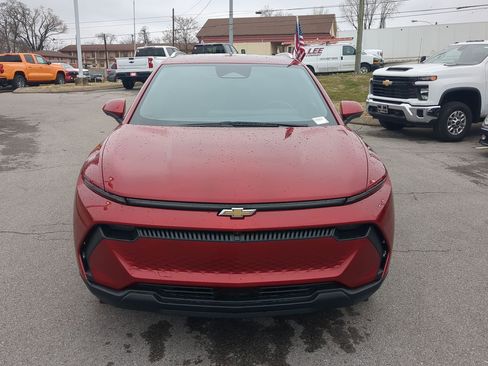New 2026 Chevrolet Equinox EV LT FWD image 3