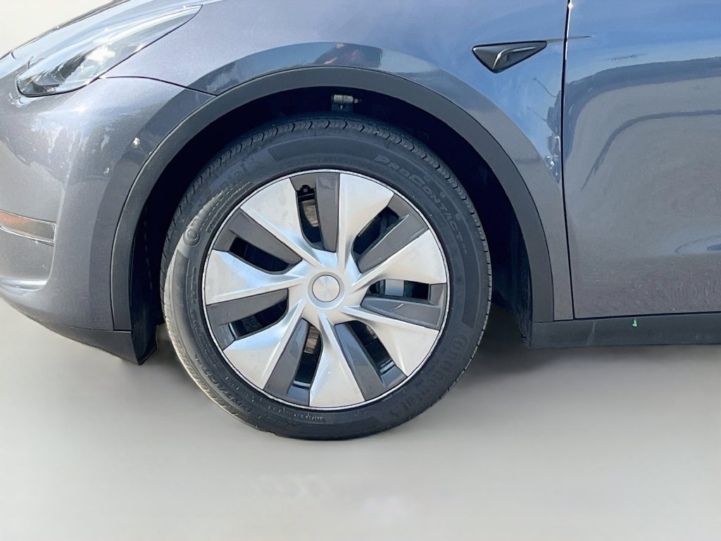 Used 2023 Tesla Model Y Long Range AWD/4WD image 29