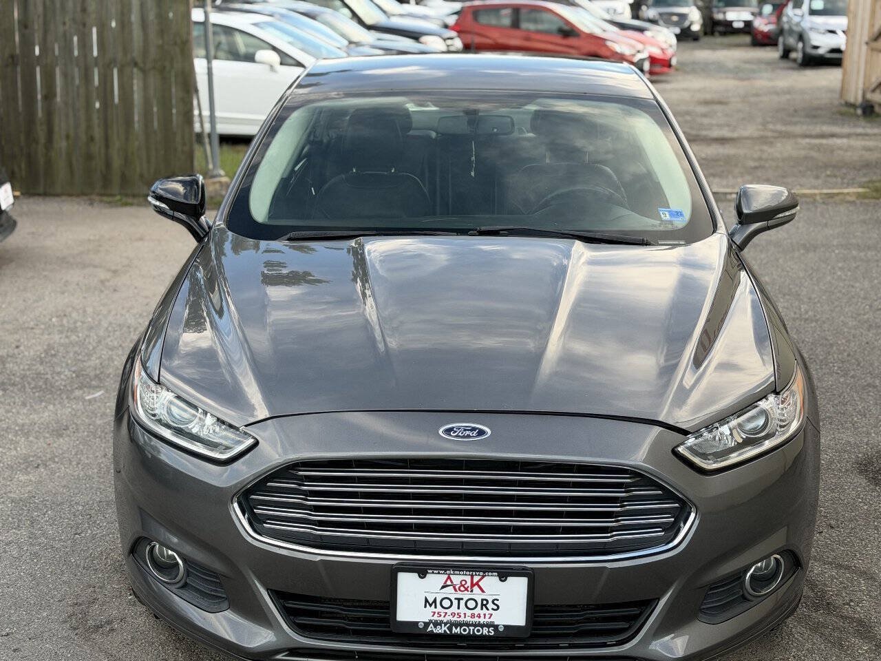 Used 2014 Ford Fusion SE w/ Equipment Group 202A FWD image 4