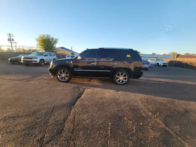 Used 2011 Cadillac Escalade Premium AWD/4WD image 29