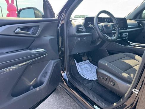 Used 2026 Chevrolet Traverse LT w/ LPO, Floor Liner Package FWD image 15
