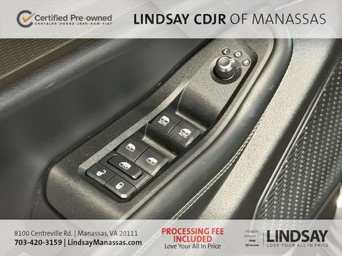Used 2023 Jeep Grand Cherokee Laredo AWD/4WD image 23