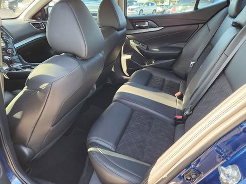 Used 2018 Nissan Maxima SR image 11