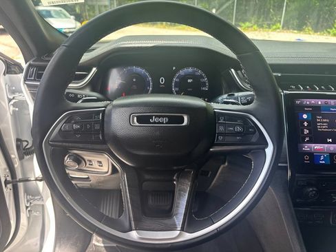 Used 2024 Jeep Grand Cherokee L Limited w/ Luxury Tech Group II AWD/4WD image 5
