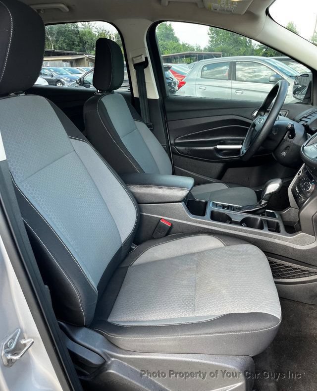 Used 2019 Ford Escape SE FWD image 17