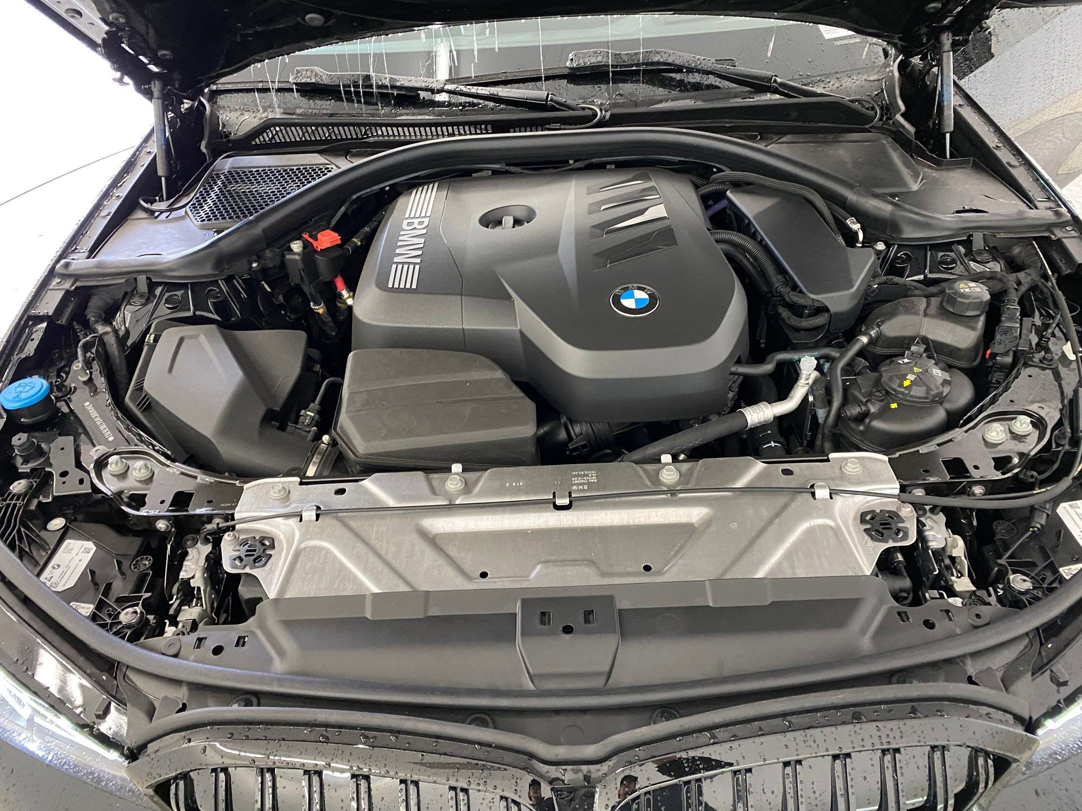 Used 2026 BMW 330i xDrive Sedan w/ M Sport Package AWD/4WD image 32