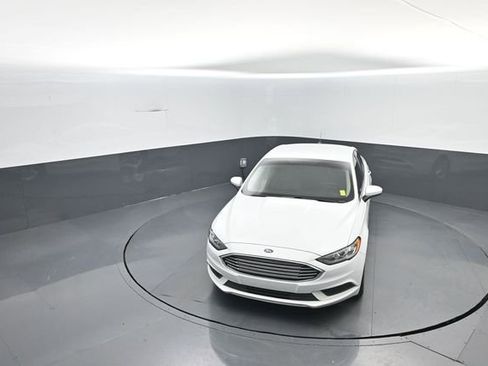 Certified 2018 Ford Fusion SE FWD image 25