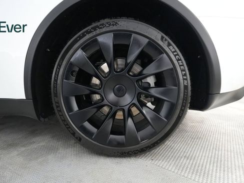 Used 2023 Tesla Model Y Long Range AWD/4WD image 9
