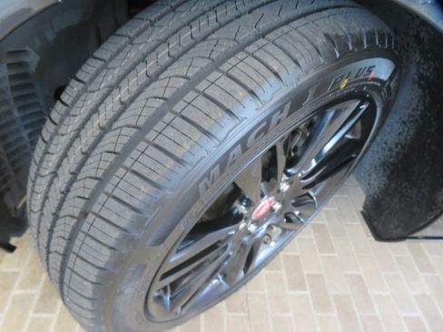 Used 2020 Jaguar XE S image 11