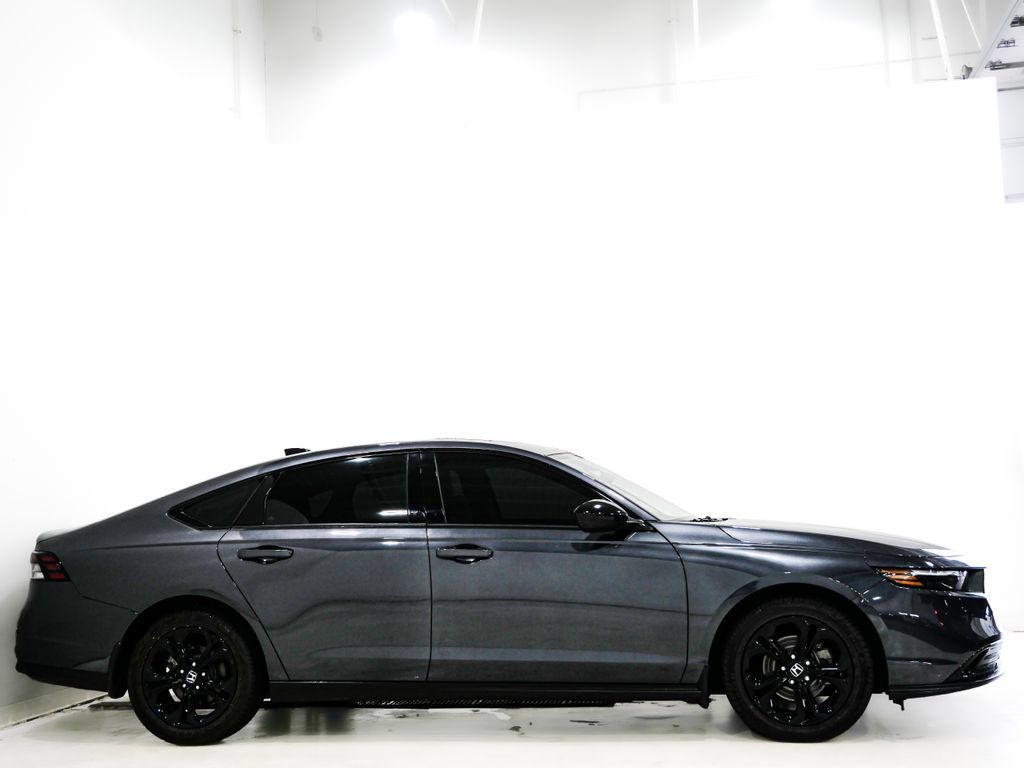 Used 2025 Honda Accord SE image 5